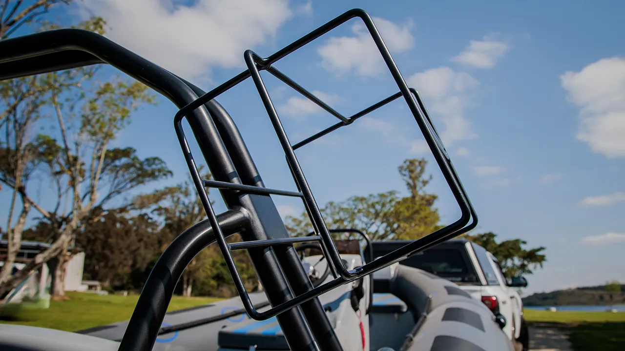 Capsize canister bracket